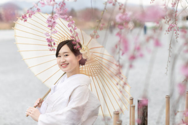 春の桜の季節に嵐山で前撮り