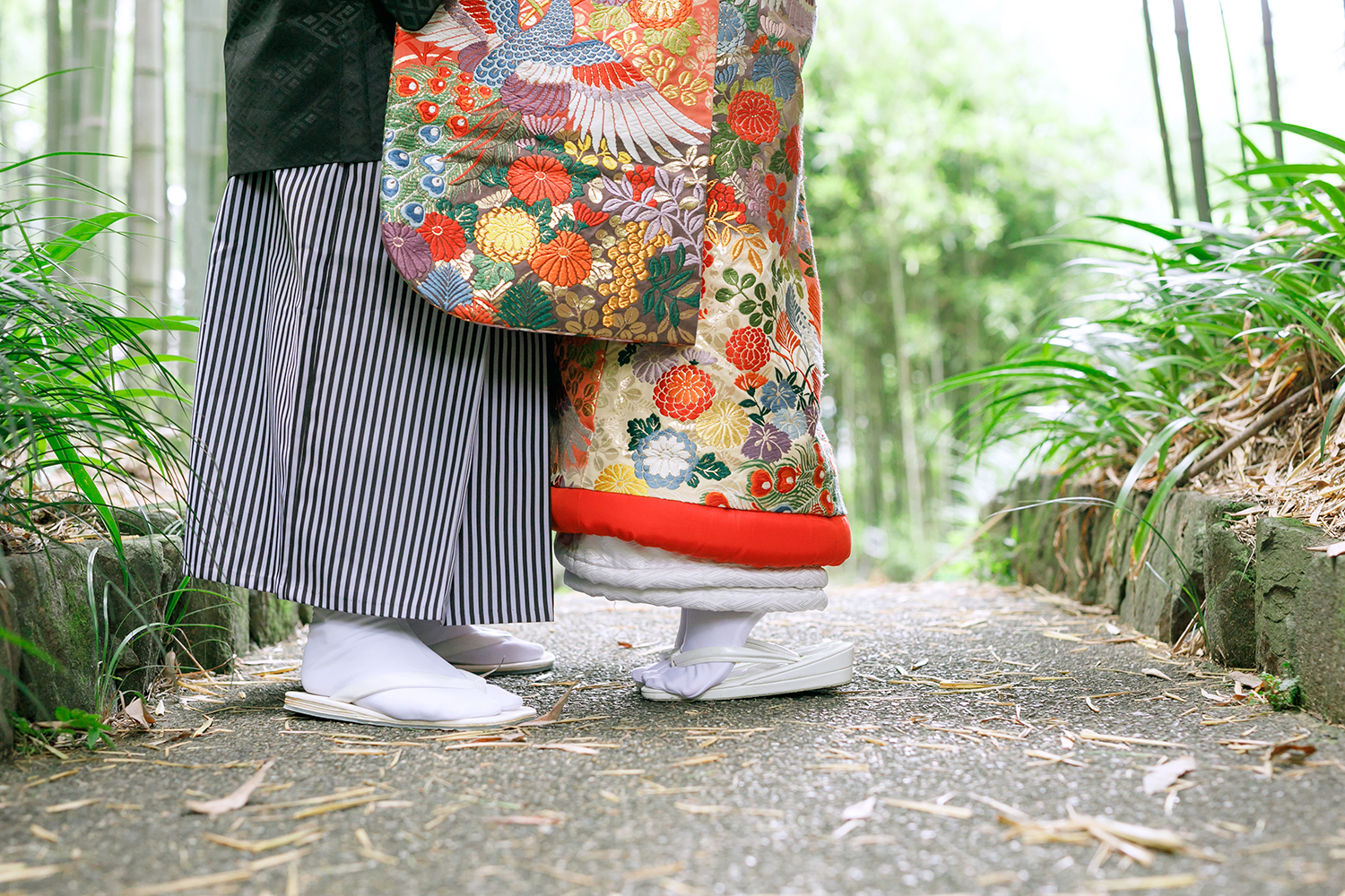 新郎新婦の足元