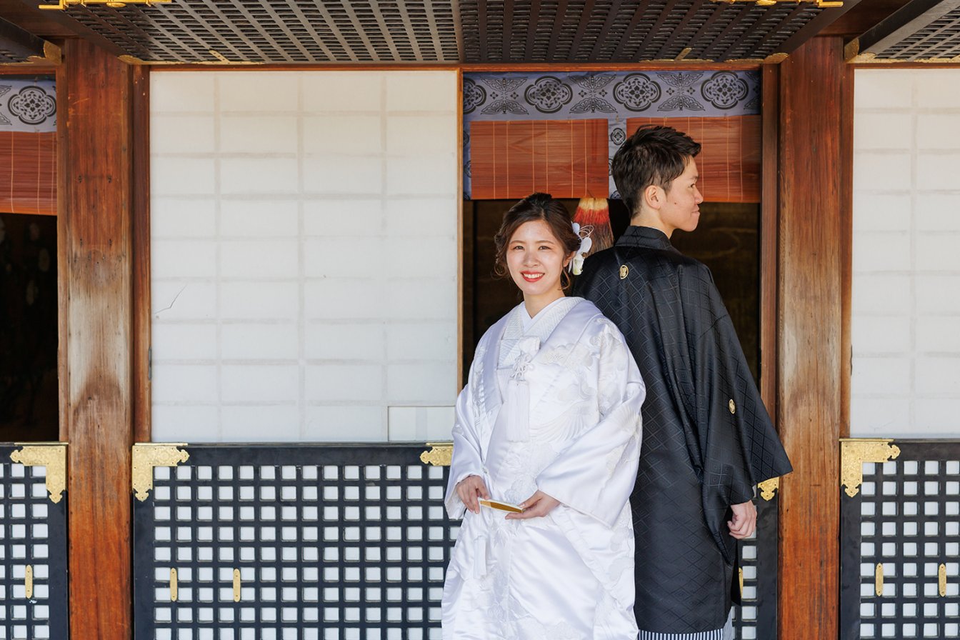 大覚寺で和装前撮りを行う新郎新婦-01